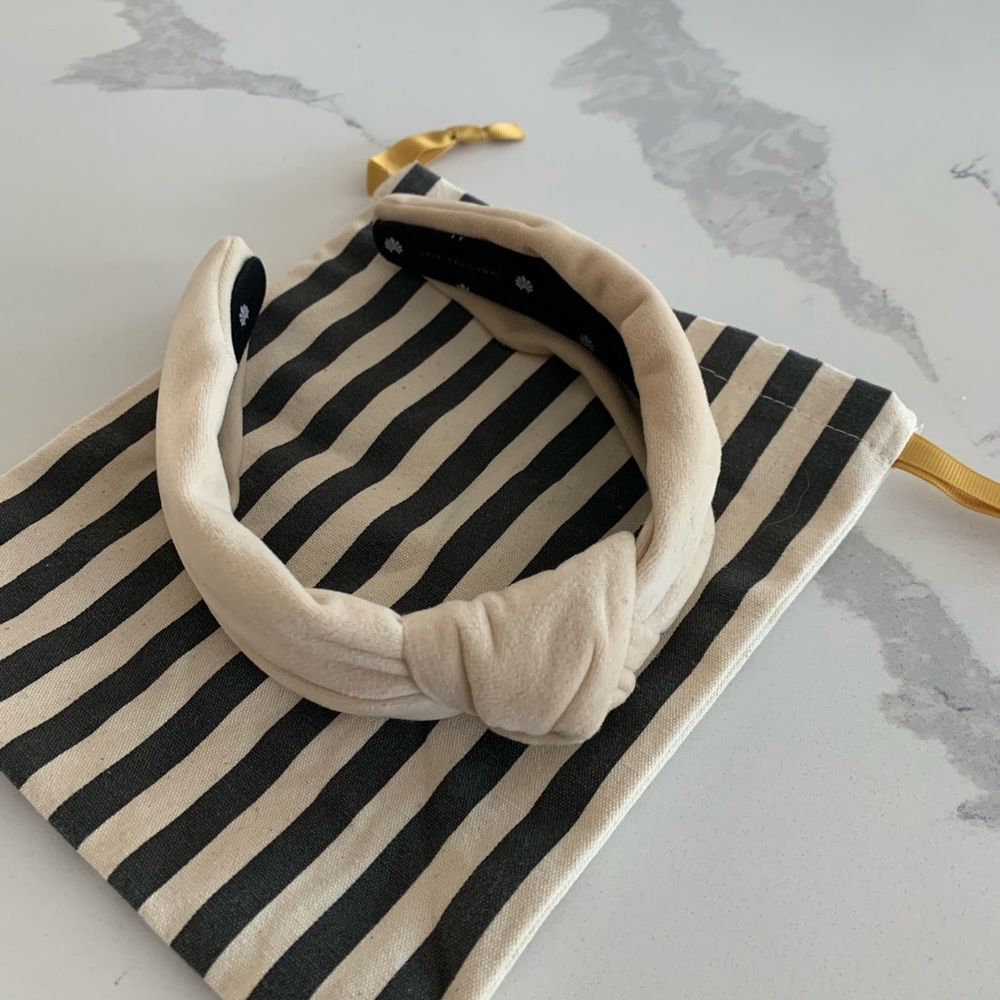 Lele Sadoughi Velvet headband-perfect for Fall!